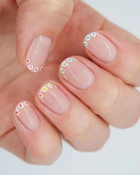 Cottagecore Nails, Girls Nail Designs, Girl Nails, Floral Nail Designs, Nail Polish Trends, Girls Nails, Simple Nail Designs, Floral Nails, French Tip Nails