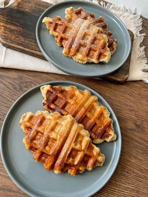 Study Desk Decor, Waffles, Food Photography, Sandwiches, Berry, Food And Drink, Yummy Food, Plating, Cafe