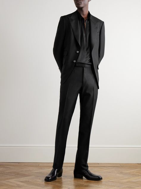 These refined suit trousers are tailored on TOM FORD's signature 'Shelton' block. Cut slim from wool and mohair-blend, they have adjustable waist tabs for a comfortable fit and unfinished hems to customise the break. Wear them with a sleek blazer and rollneck for a sophisticated evening outfit. Men's Dress Shoes With Suit, Men Bodycon Dress, Men Formal Wear Classy, Formal Cocktail Attire Men, Black On Black Suit Men, Black Formal Outfit Men, Black Formal Dress Men, Black Male Suit, Suit Trousers Men