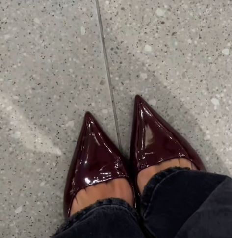 Mango Kitten Heels, Red Lifestyle Aesthetic, Mango Red Heels, Cherry Fashion Aesthetic, Mango Cherry Red Heels, Cherry Red Kitten Heels, Fall Luxury Aesthetic, 2023 Heels Trend, Red Fits Aesthetic