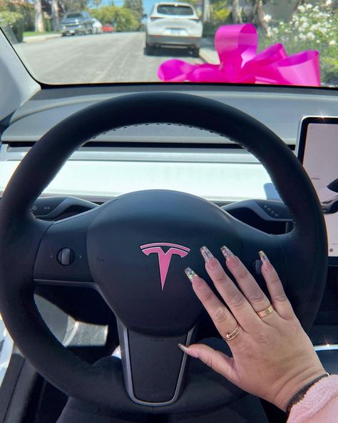 Pink Tesla Accessories, Dream Car Tesla, Football Boyfriend Gifts, Tesla Car Aesthetic, Tesla Interior, Tesla Accessories, Dancer Lifestyle, Girly Car Accessories, Pimped Out Cars