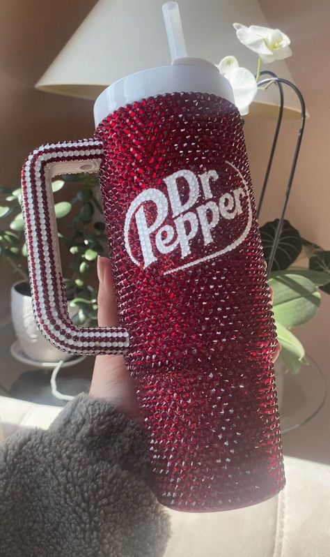 30oz authentic Stanley covered in premium glass rhinestones CARE INSTRUCTIONS: -Do not soak -Hand wash only with warm soapy water -Not microwave or dishwasher safe Enjoy your beautiful new tumbler! Cute Bedazzled Things, Cute Cup Designs Ideas, Dr Pepper Stanley, Dr Pepper Gifts, Rhinestone Stanley Cup, Stanley Decorations, Bedazzled Stanley Cup, Cute Stanley’s, Mini Stanley Cup