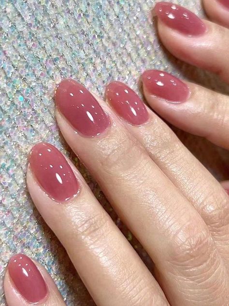 Cute Nails One Color Simple, Minimum Nail Design, Nails One Color Simple, Rose Gel Nails, Nails Pale Skin, Simple Pretty Nails, Pretty Nail Polish Colors, Bare Nails, Nails Rose