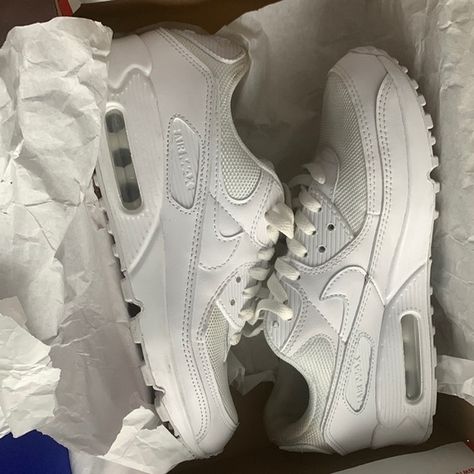 Womenswear air max 90s white-wolf grey Air Max 90s Outfit Women, White Air Max 90 Outfit Woman, White Nike Air Max Outfit, White Air Max Outfit, Air Max Aesthetic, Air Max 90 Outfit Woman, 90s Nike Shoes, Nike Air Max 90 Women Outfit, Air Max 90 Outfit