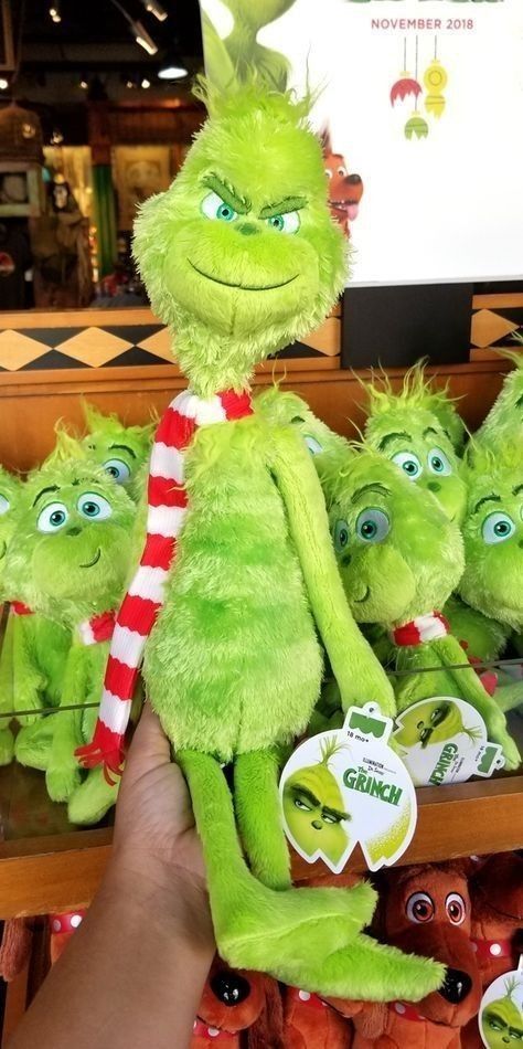 Funny Christmas Crafts, Knitting Humor Funny, Grinch Plush, Grinch Toys, Grinch Movie, Grinch Stuff, Dr Seuss The Grinch, The Grinch Movie, Universal Parks