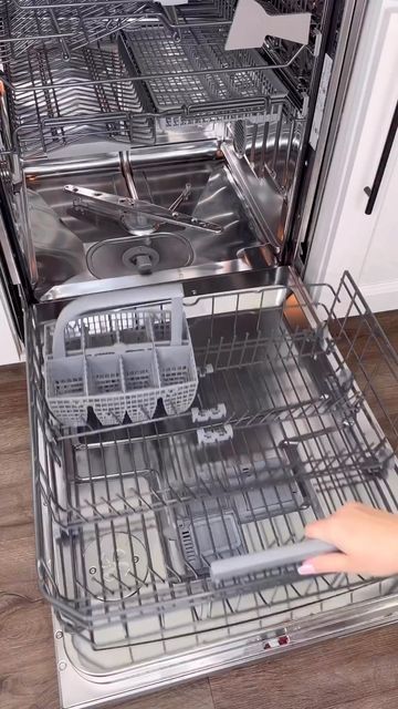 Interior Design & Home Decor on Instagram: "Absolutely an amazing idea For cleaning a Dishwasher🥰Drop ♥️ if you loved it 🤗Credit @elnazhamai . #cleaninghacks #cleaningmotivation #clean #homeorganization #homedeco #homedecorideas #homecleaning" Home Cleaning Aesthetic, Cleaning The House Aesthetic, House Cleaning Aesthetic, Romanticize Cleaning, Cleaning Home Aesthetic, Romanticizing Cleaning, Cleaning Day Aesthetic, Cleaning A Dishwasher, Cleaning Room Aesthetic