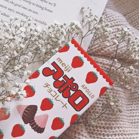 #daintyreads #bookstagram #bookstagramph #bookstagrammer #dainty #vintage #rustic #chic  #books #flowers #aesthetic #bookphotography #booksandflowers #chocolate #meiji #apollo #strawberrychocolate Meiji Chocolate Aesthetic, Meiji Apollo, Meiji Chocolate, Apollo Aesthetic, Chocolate Aesthetic, Books Flowers, Flowers Aesthetic, Chocolate Strawberries, Rustic Chic