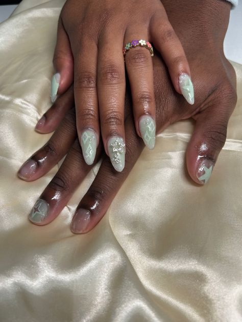 Couples Nails 💚 Nails Scratching On Back Couple, Men And Women Matching Nails, Matching Boyfriend Nails, Couple Nail Sets, Couple Manicure, Matching Nail Sets With Boyfriend, Matching Nails With Girlfriend, Bf And Gf Matching Nails, Couple Nails Designs