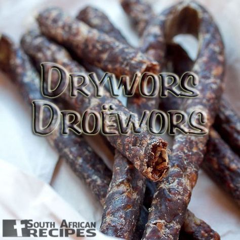 DROËWORS / DRYWORS African Snacks, South Africa Food, South African Dishes, Africa Food, African Cooking, African Recipes, Homemade Sausage, South African Recipes, Cured Meats