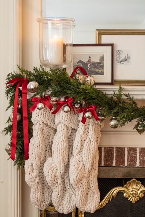 Red Christmas Decor, Holiday Mantel, Christmas Mantle, 12 December, Christmas Inspo, Christmas Mantels, Silver Christmas, Christmas Mood, Christmas Aesthetic