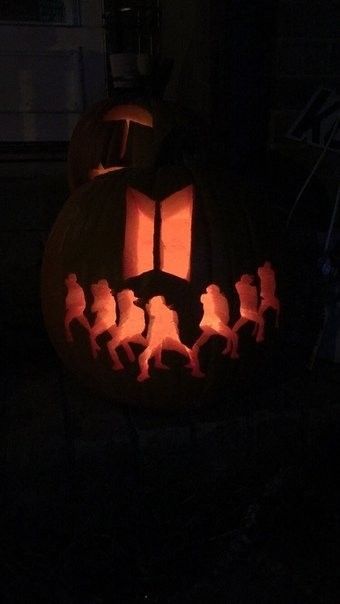 #BTS #ARMY Hunter X Hunter Pumpkin Carving, Hunter X Hunter Pumpkin, Bts Halloween, Cute Pumpkin Carving, Pumkin Carving, Pumpkin Carving Ideas, Makeup Nails Art, Halloween Pumpkin Designs, Art Account