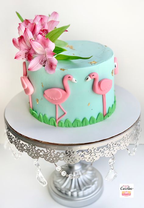 Birthday Cake Without Fondant, Flamingo Cake Ideas, Tropical Flamingo Cake, Flamingo Cakes, Tropical Birthday Cake, Cakes Without Fondant, Flamingo Birthday Cake, Dolphin Cakes, Flamingo Cake Topper