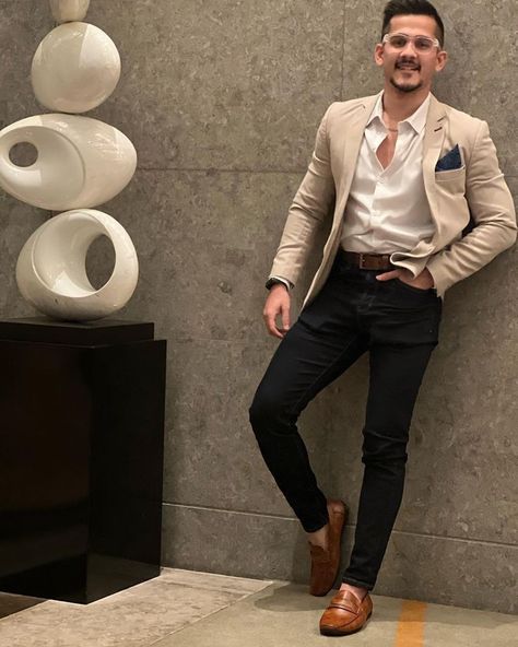 Beige Man Suit, Beige Suit Black Pants Men, Formal Blazers Men, Cream Color Blazer Outfit Men, Cream Colour Blazer Combination For Men, Beige Blazer Outfit Men Wedding, Beige Coat Outfit Men Formal, Beige Blazer Outfit Men Casual, Beige Blazer Black Pants Outfit