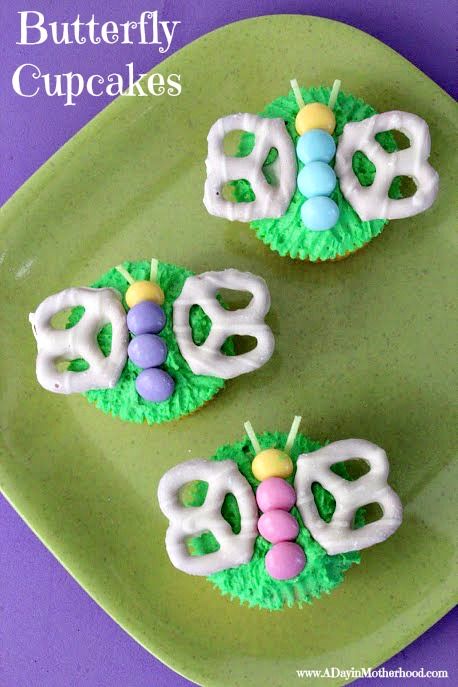 Butterfly Cupcakes, Köstliche Desserts, Baking Cupcakes, Easter Treats, Easter Recipes, Cakes And More, Holiday Treats, Let Them Eat Cake, Cute Food