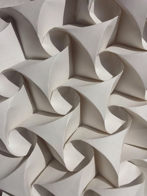 Paper Folding Architecture, Origami Structure, Abstract Origami, Origami Sculpture, Folding Architecture, Paper Folding Techniques, Quilling Flower Designs, Paper Folding Art, Origami Architecture