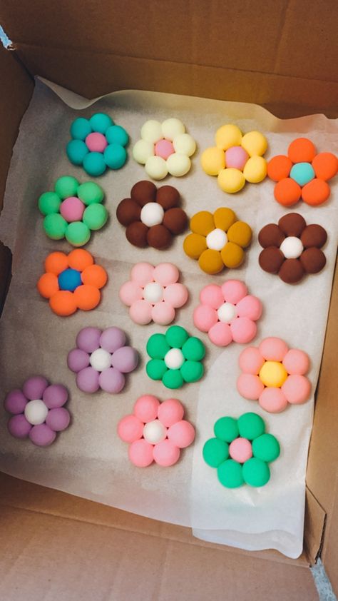 Air Dry Clay Ideas Flowers, Easy Clay Flowers, Clay Ideas Flower, Clay Crafts Flower, Super Light Clay Ideas, Light Clay Ideas, Diy Market Display, Super Clay Ideas, Clay Flowers How To Make Easy