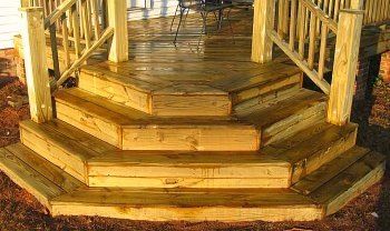 Deck stairs...this might be pretty cool for the middle of our deck (front entrance) Build Deck Stairs, How To Build Deck, Building Deck, Build Deck, Curved Deck, Porch Stairs, Deck Steps, Deck Installation, Enclosed Patio