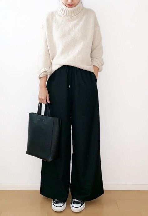 Black Wide Leg Pants Outfit Casual Street Style, Casual Work Outfit Winter, Fashion Casual Outfits, Rachel Williams, Minimalist Moda, Home Wear Women, Home Wear Women Casual, Leg Pants Outfit, Trendy Fall Outfits