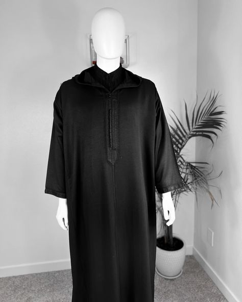 For all the black lovers, this Moroccan Jelaba, falls into two Pieces, a Jalaba +. Jabador, worn together as one outfit, all handmade! #jellaba #jellabamarocaine #djellaba #moroccanthobe #thobe #juba #modest #modestfashion #modestclothing #men #menstyle #muslimwear #abayah #جلابةالمغربية👑 #جلابة_مغربية Black Lovers, Modest Outfits, Modest Fashion, Two Pieces, The Black, Dj, How To Wear, Quick Saves, Black