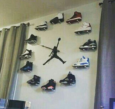 Hype Sneakers, Shoe Wall, Sneakers Box, Sneaker Shop, Diy Wall Clock, Authentic Jordans, Shoes Sneakers Jordans, Nike Shoes Jordans, Unique Clocks