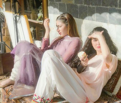 #haniaamir  #shahzadsheikh to star Kainaat Drama on #humtv Shahzad Sheikh, Naimal Khawar, Hania Aamir, Pop Art Comic Girl, Hania Amir, Latest Bridal Dresses, Pakistani Wedding Outfits, Beautiful Pakistani Dresses, Salwar Kamiz