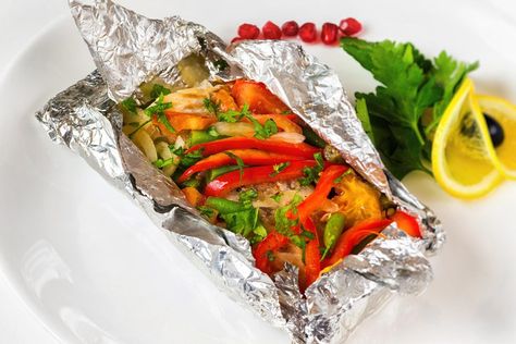 Grilled Cod in Foil Packets - Grilling Recipes, Seafood Recipes | LGCM Grilled Cod Recipes, Grilled Cod, Foil Packet Dinners, Mini Hamburgers, Foil Packet Meals, Cod Recipes, Foil Packets, How To Cook Fish, Tin Foil