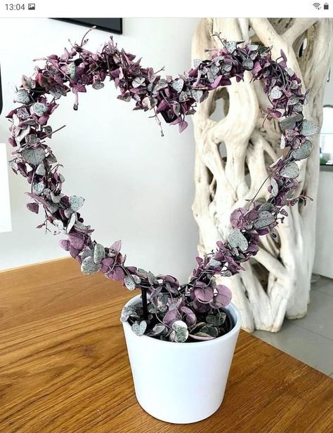 Chain Of Hearts Plant, String Of Hearts Plant, Ceropegia Woodii, Chain Of Hearts, Conserve Energy, String Of Hearts, Vase Deco, Eco Friendly Garden, Air Plant Display