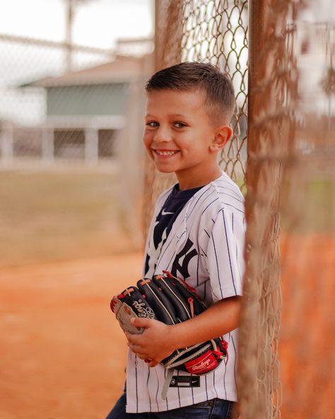 What’s more Summertime than a baseball birthday session?!♥️⚾️ . . . #annamariaphotographer #holmesbeachphotographer #siestakeyphotographer #lidobeachphotographer #stpetebeachphotographer #bradentonphotographer #sarasotaphotographer #lakewoodranchphotographer #lwr #srq #tampaphotographer #baseball #summerbaseball #baseballbirthday #baseballbirthdayparty #baseballbirthdayboy #birthdaysession #milestonesession #homebase #baseballsummer #baseballlife #baseballpartyinspo #firsthomeparty #rookieyea... Baseball Birthday Photo Shoot, Baseball Field Family Photoshoot, Baseball Photoshoot Ideas Kids, Toddler Baseball Photoshoot, Baseball Family Photoshoot, T Ball Pictures Photo Ideas, Baseball Family Pictures, Youth Baseball Pictures, Baseball Photoshoot Ideas