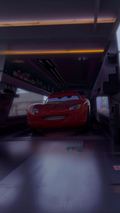 Cars film = @waze_droxp Simsek Mcqueen, برق بنزين, Mc Queen Cars, Disney Cars Wallpaper, Car Flash, Lighting Mcqueen, Hunter Street, Cars Disney, Queens Wallpaper