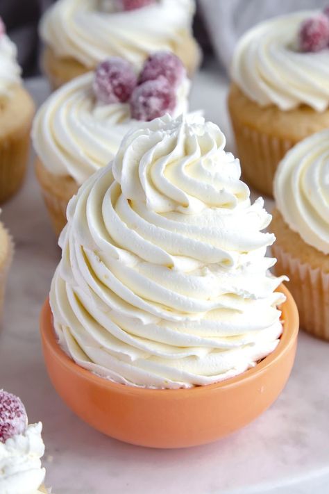 Orange Frosting Cupcakes, Chocolate Orange Buttercream Frosting, Orange Buttercream Cupcakes, Peach Buttercream Frosting, Tangerine Buttercream Frosting, Orange Buttercream Frosting Recipe, Orange Frosted Cake, Orange Cake Filling, Orange Buttercream Frosting