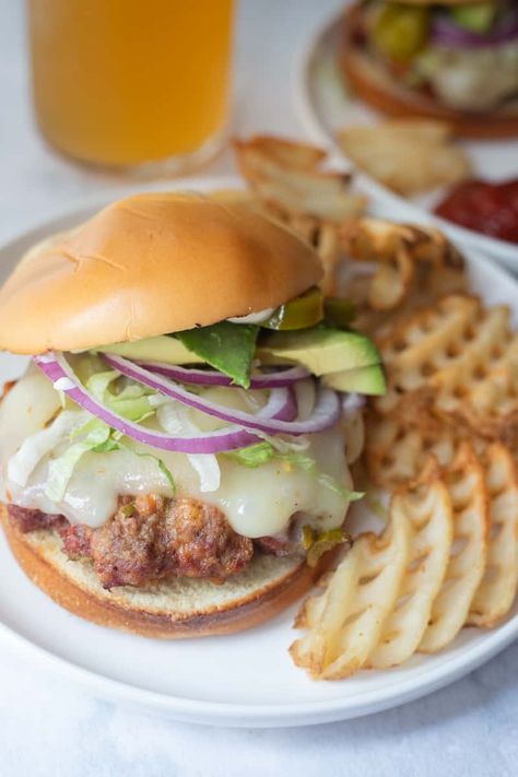 The Best Jalapeño Burgers with Cheddar - The Hangry Economist Making Burger Patties, Jalapeno Burger, Cheddar Burger, Jalapeno Cheddar, Burger Toppings, Summer Meal, Mashed Avocado, Hamburger Buns, Shredded Lettuce