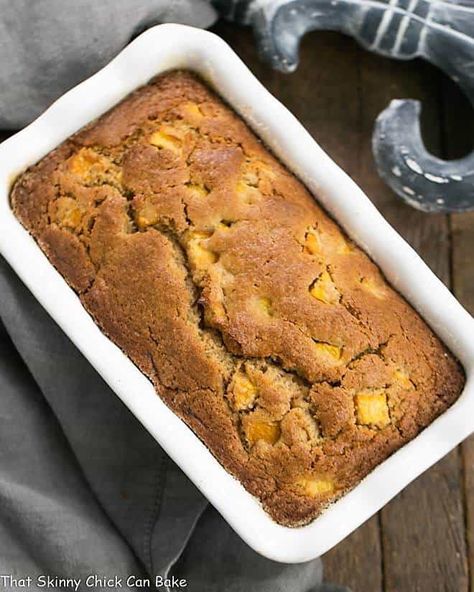 Fresh Southern Peach Bread - a cinnamon spiced quick bread chock full of diced peaches! Peach Quick Bread, Peach Scones, Fresh Peach Recipes, Peach Bread, Frozen Treats Recipes, Frozen Peaches, Georgia Peaches, Chicke Recipes, Peach Desserts