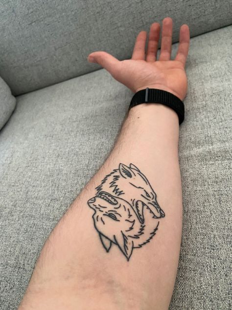 Twin tattoo wolf ying yang Gemini Wolf Tattoo, Ying Yang Wolf Tattoo, Rat Tattoo, Twin Tattoos, Wolf Tattoos Men, Tattoo Wolf, Gemini Tattoo, Moon Tattoo Designs, Wolf Tattoos