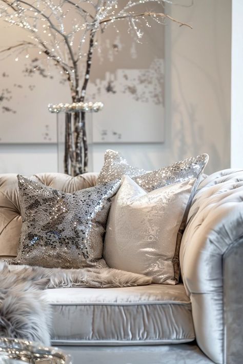 Sophisticated Glam Decor: Silver Pieces Calm Bedroom Design, Hollywood Glam Living Room, Home Decor Glam, Silver Living Room Decor, Calm Bedroom, Dining Room Colour Schemes, Silver Home Decor, Glamorous Living, Luxury Living Room Decor