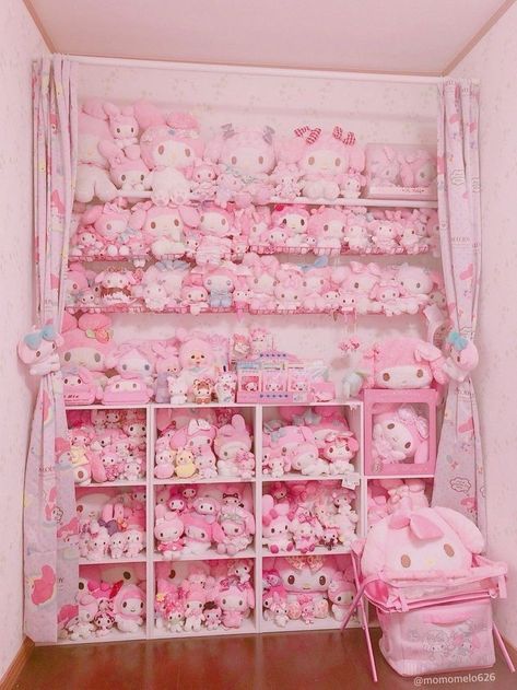 Kawaii Room Ideas, Pink Stuffed Animals, Images Hello Kitty, Kawaii Bedroom, Hello Kitty Rooms, Otaku Room, Charmmy Kitty, Hello Kitty Aesthetic, Pastel Room