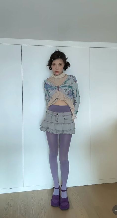 Oversized Jorts Outfit Women Plus Size, Turquoise Tights Outfit, Purple Tights Outfit Winter, Purple Shoe Outfits, Petticoat Outfit Casual Women, Weirdgirl Outfits, Light Blue Tights Outfit, Colored Tights Outfit Aesthetic, Current Fashion Trends 2024