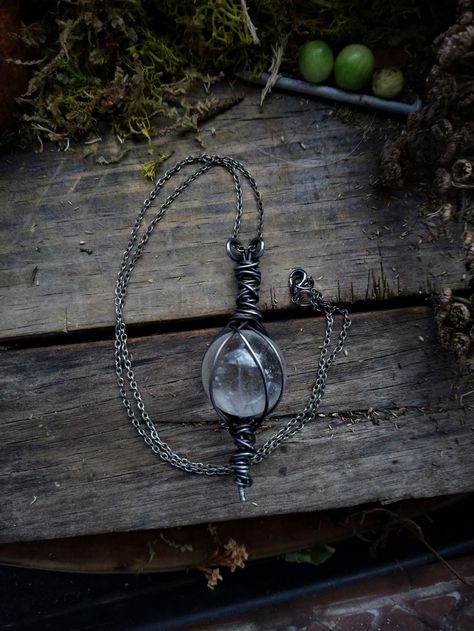 Hades Jewelry, Talisman Aesthetic, Ravens Aesthetic, Witchcraft Necklace, Floating Land, Dark Palace, Fantasy Jewelry Necklace, Orb Of Light, Light In Darkness