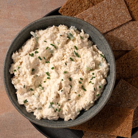 Smoked Whitefish Dip, Festive Starters, Bagel Spread, New Years Appetizers, 7 Fishes, Pate Recipes, Walnut Butter, Easy To Make Appetizers, Dip Recipes Easy