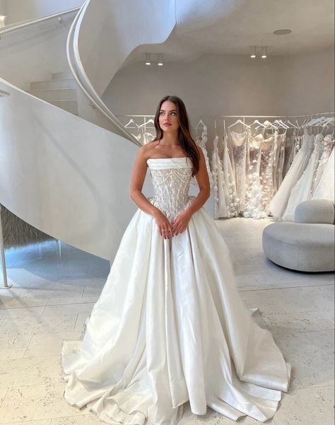 Kim Kassas Bridal, Kim Kassas Wedding, Kim Kassas Wedding Dresses, Kim Kassas, Wedding Dresses Fashion, Petite Bride, Barcelona Wedding, Popular Wedding Dresses, Dress Fabrics