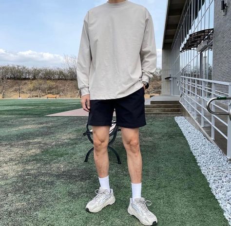 Create A Wardrobe, Korean Street Fashion Men, Spiritual Fashion, Mens Shorts Outfits, Outfit Simple, Gym Outfit Men, Trendy Boy Outfits, Mens Summer Outfits, Mens Casual Outfits Summer