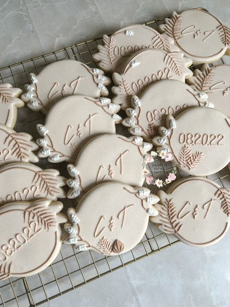 #wedding #weddingcake #weddingcookies #boho #bohowedding #bohocookies #sugarcookies #decoratedcookies Wedding Cookies Boho Theme, Wedding Cookies Decorated Boho, Pampas Grass Cookies, Boho Cookies Wedding, Neutral Wedding Cookies, Neutral Bridal Shower Cookies, Boho Wedding Shower Cookies, Boho Wedding Cookies Decorated, Western Wedding Cookies