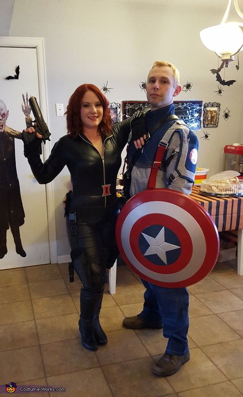 Halloween Costumes Avengers, Halloween Costumes Marvel, Black Widow And Captain America, Captain America And Black Widow, Captain America Halloween Costume, Steve Costume, Marvel Halloween Costumes, Superhero Costumes Female, Couples Costumes Creative