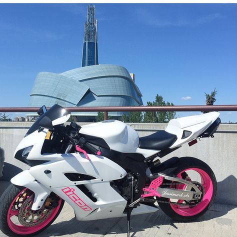 Crotch Rockets Motorcycles, Crotch Rocket Motorcycles, Pink Motorcycle, Hot Biker Guys, Crotch Rocket, Biker Aesthetic, Motorcycle Aesthetic, Bike Photography, Pretty Bike