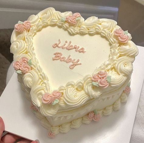 Aesthetic Cake Heart Shape, Minimalist Bday Cake White, Libra Fairy Cake, Heart Shaped Libra Cake, Cute Heart Shaped Cakes, Tiny Cake Decorating, Libra Bday Cake, Heart Shaped Birthday Cake Aesthetic, Libra Cake Aesthetic