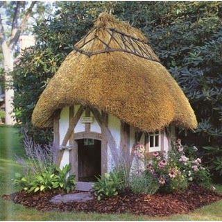 wouldn't i just LOVE to wander through the front door of this little cottage!  perhaps sit a spell with the owner....have a cuppa and a chat Casa Do Hobbit, Casa Hobbit, Fairy Tale Cottage, Cute Cottages, A Small House, Fairytale Cottage, Storybook Cottage, Thatched Cottage, She Sheds