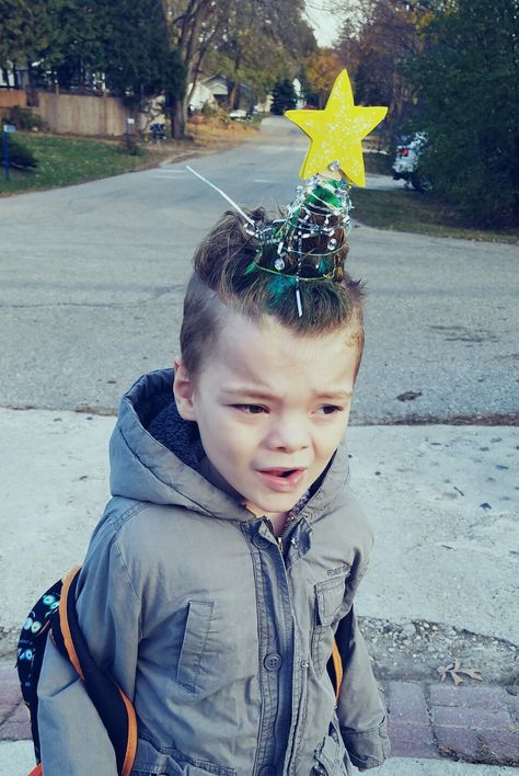 crazy hair day christmas tree with l.e.d lights Christmas Hair For Boys, Crazy Hair Christmas Ideas, Crazy Hair Christmas, Crazy Holiday Hair, Crazy Hair Day Christmas, Whoville Hair, Crazy Hair Day Ideas, L E D Lights, Hair Christmas