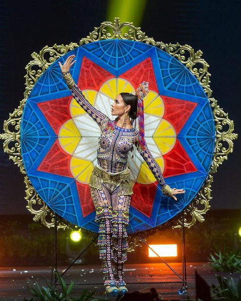 Filipino Earrings, Miss Universe Video, Catriona Grey, Pinoy Culture, Miss Universe Dresses, Miss Universe Gowns, Miss Universe National Costume, Miss Universe Crown, Catriona Gray