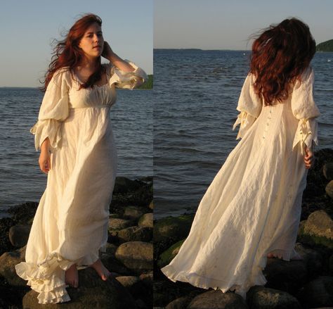 PotC Nightgown by StellarReverie on DeviantArt..same as other by this name, her pattern is self drafted and not for sale, just ideas and admiration Elizabeth Swann Nightgown, Lost Silver, Victorian Nightgown, Elizabeth Swann, Victorian Dresses, White Nightgown, 2 House, Cool Clothes, Pirate Outfit