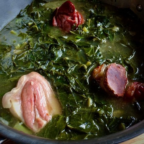 Braised Collard Greens Braised Collard Greens, Southern Style Collard Greens, Catfish Dinner, Southern Collard Greens, Fried Spinach, Braised Greens, Southern Side Dishes, Collard Greens Recipe, Southern Cooking Recipes