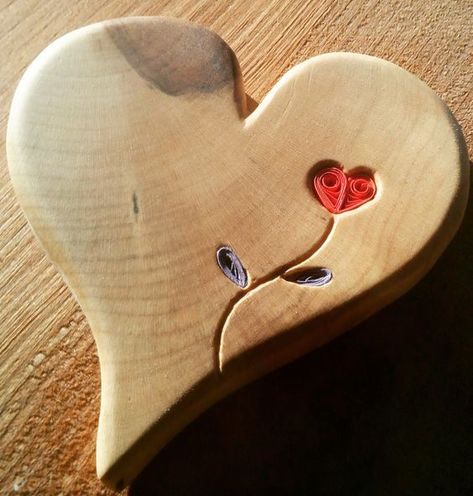 Woodworking Ideas Valentine Wood Crafts, Wooden Jewelery, Wood Jewelery, Dremel Wood Carving, Scrap Wood Projects, Wood Pallet Projects, Wood Hearts, Wooden Heart, Small Wood Projects